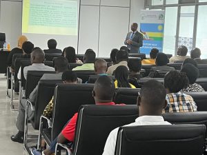 Read more about the article Uko indorerezi z’imitwe ya Politiki zibona imigekendekere y’amatora y’abasenateri