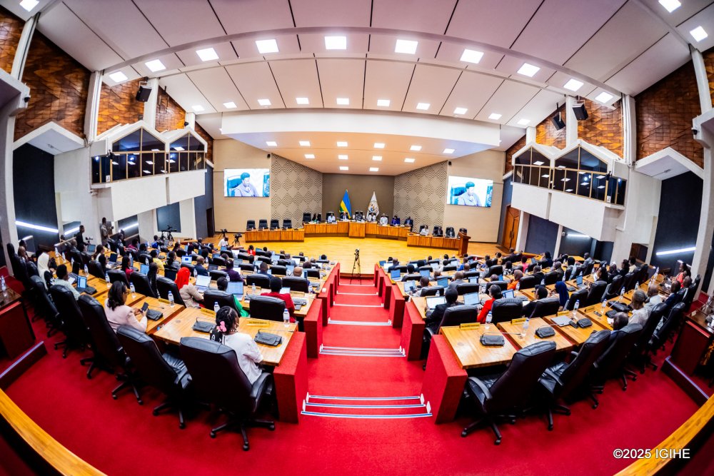 Read more about the article Inteko ishingamategeko yibukije abanyaburayi ko u Rwanda rwigenga